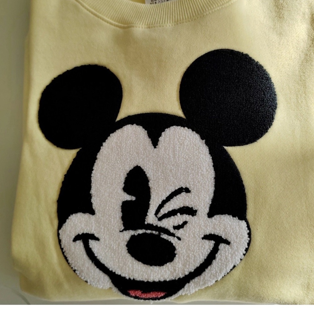 Oversized Disneyland Disney Parks Sweatshirt 2025 Embroidered Mickey Yellow - Picture 4 of 5